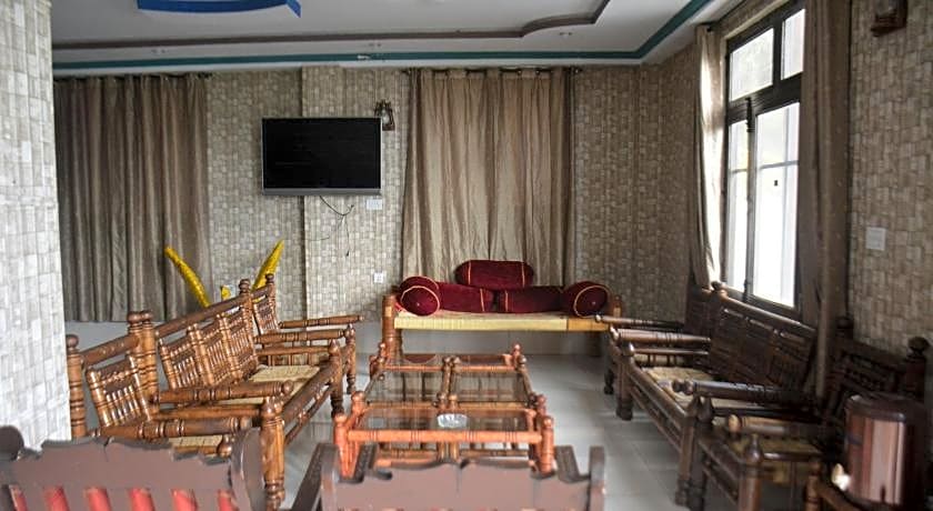 Hotel Eagle Nest Malam Jabba 