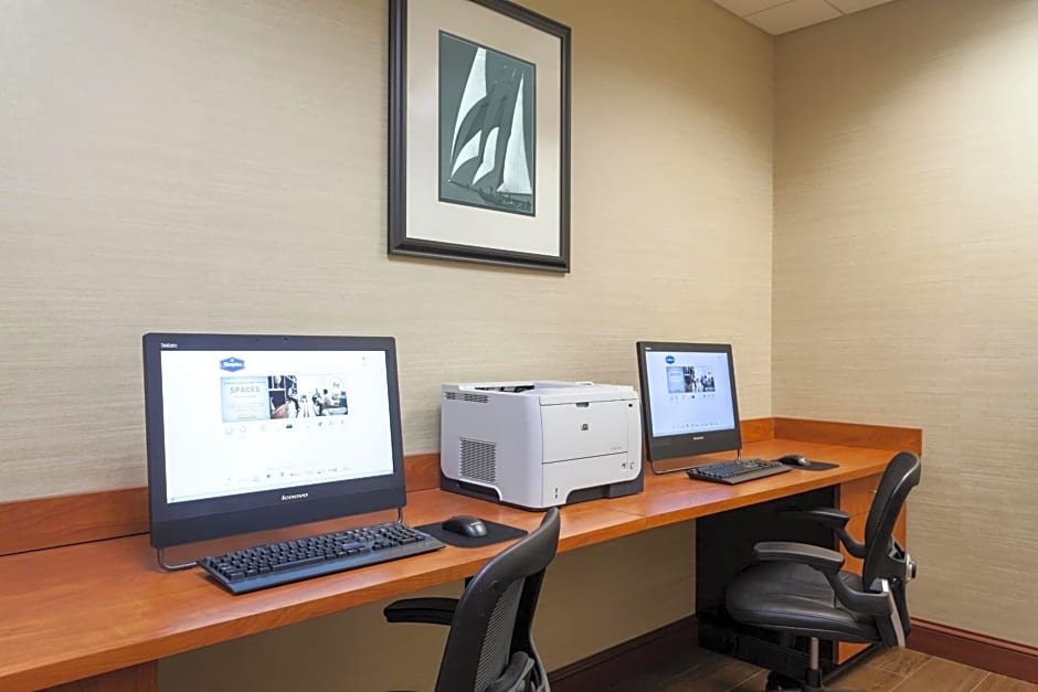 Hampton Inn & Suites Mystic