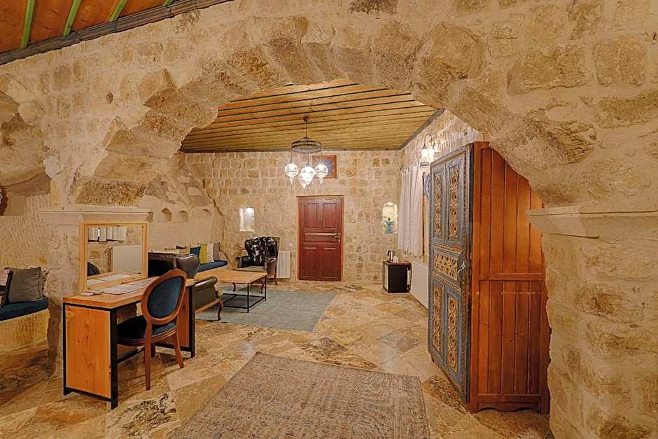Taru Cave Suites
