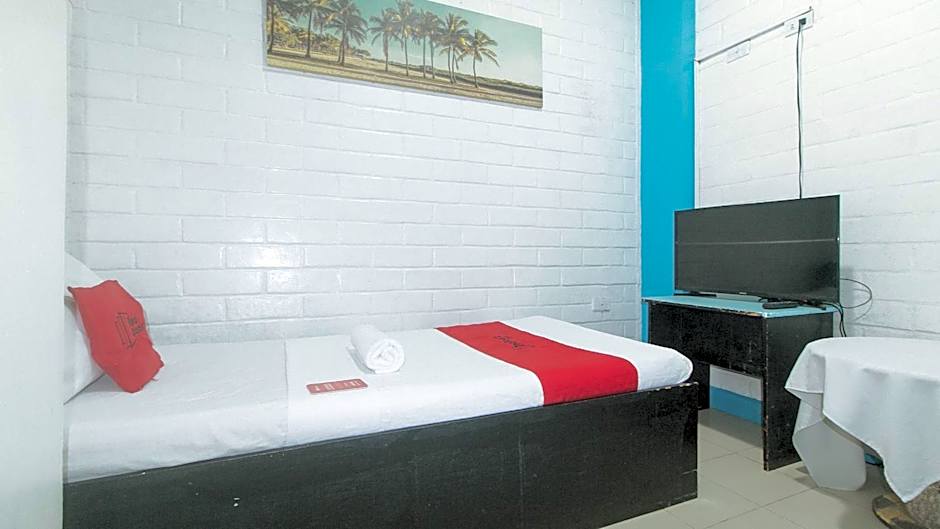 RedDoorz at La Maria Pension And Tourist Inn