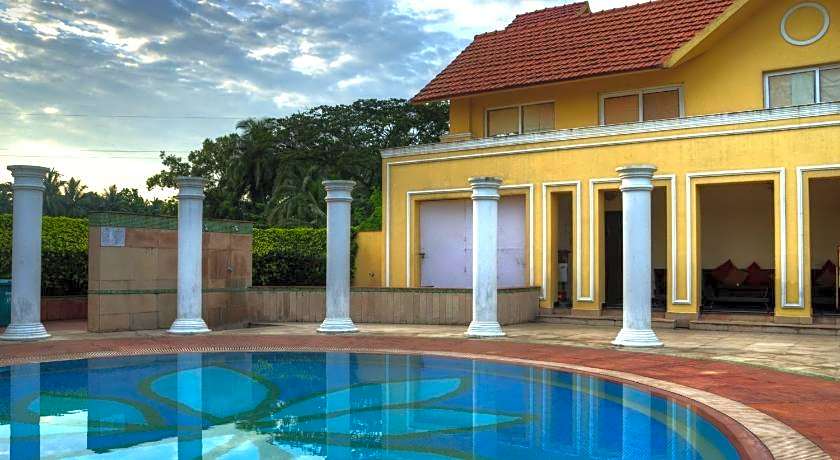 Country Roads Resort