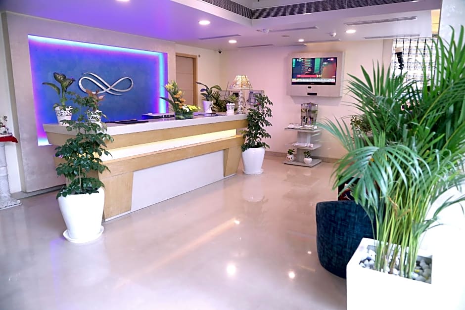 Sarovar Portico Naraina Hotel