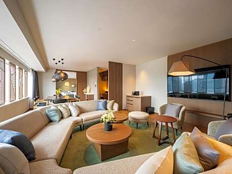 Suite Room-Top Floor - Non-Smoking