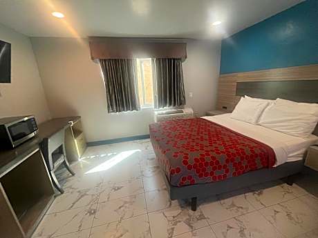 1 Queen Bed, Jacuzzi