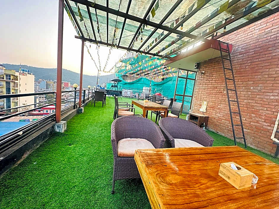 Hotel Middle Path & Spa