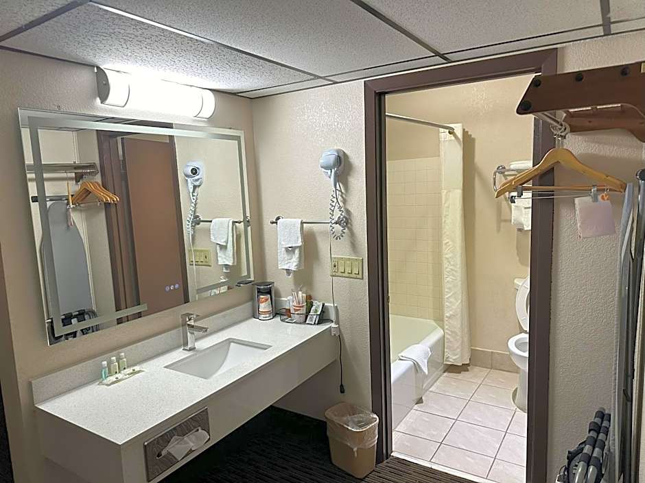 Quality Inn & Suites Salina
