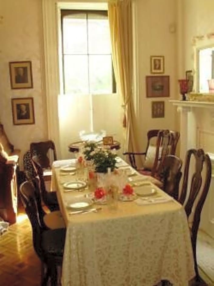 Hillard House Inn