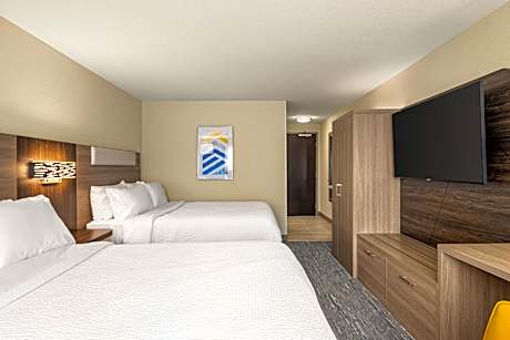2 Queen Beds Standard