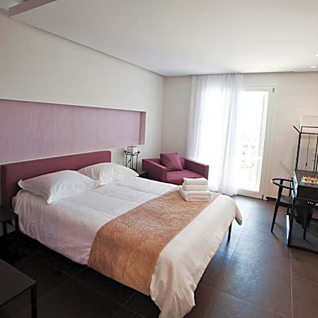 Double Room- Disability Access- Port-View