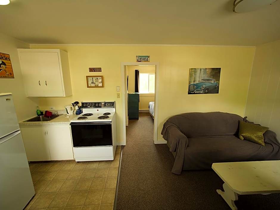 Creston Valley Motel