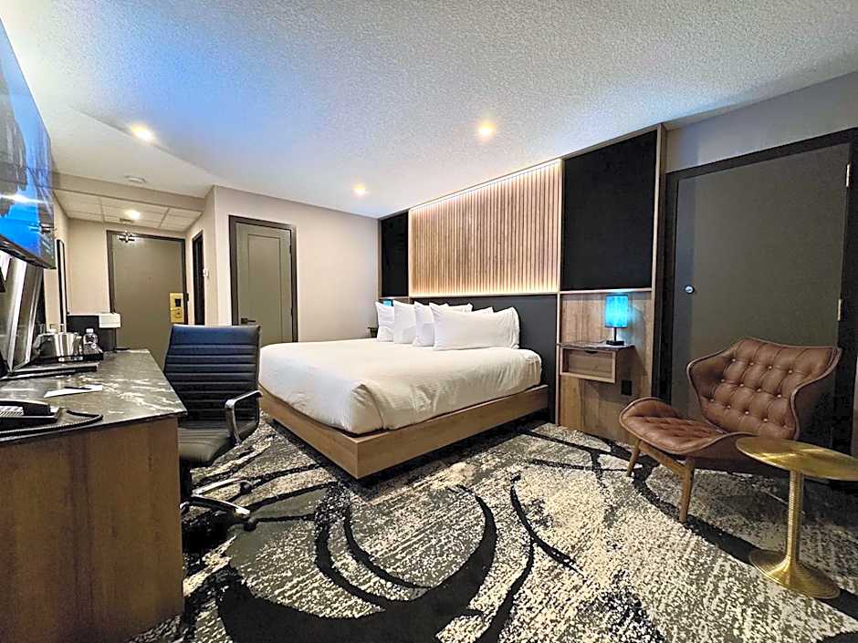 Carriage House Hotel & Conference Centre