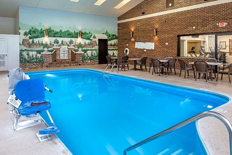 Quality Inn & Suites Zanesville City Center