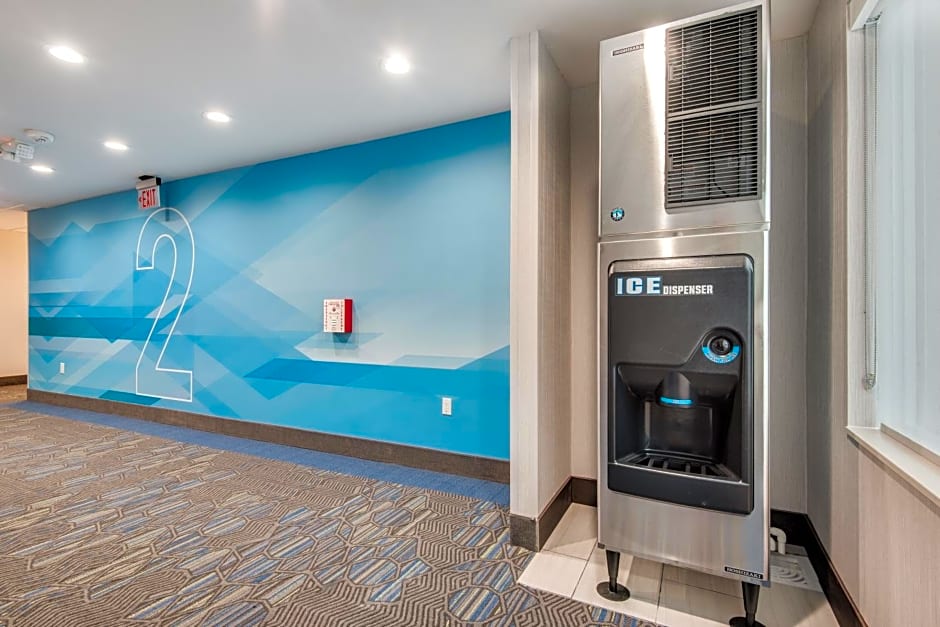Holiday Inn Express & Suites Dallas North - Addison By IHG