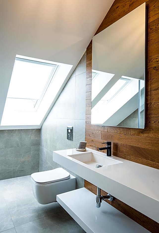 UpperHouse Suites & More