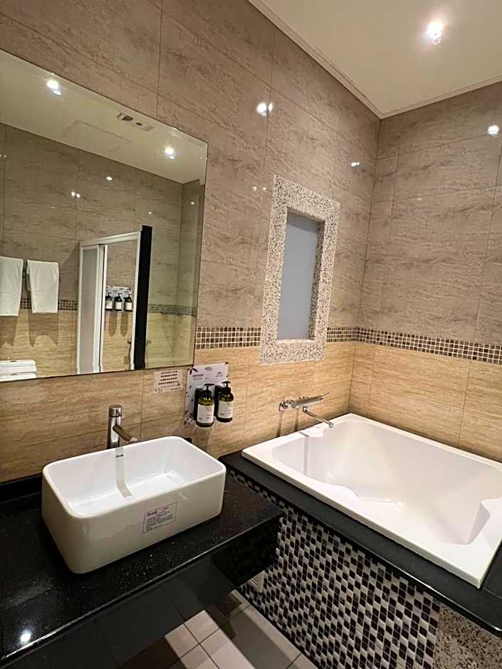 Wei Feng Exquisite Motel Pintung Branch