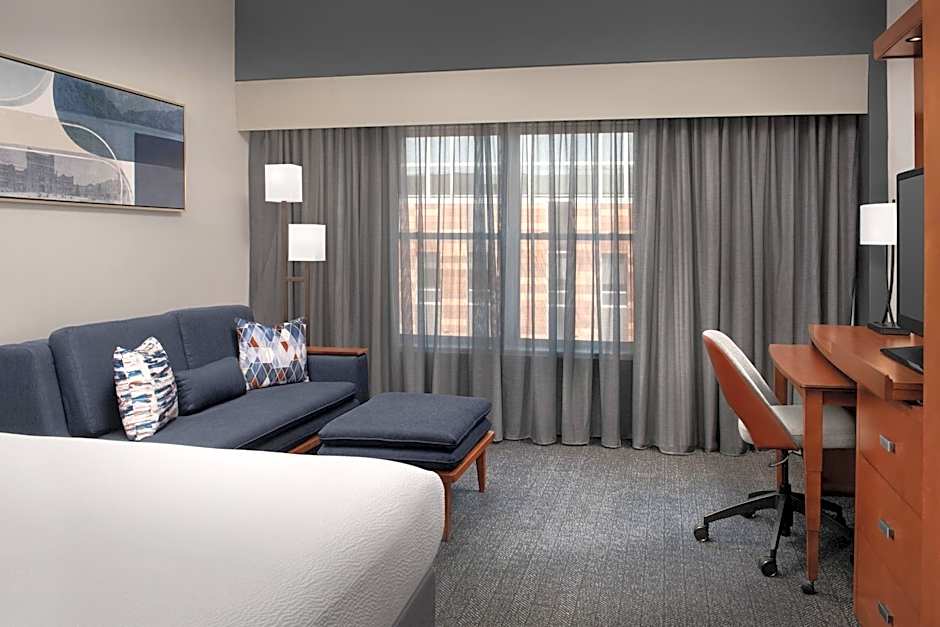 Courtyard Syracuse Downtown at Armory Square