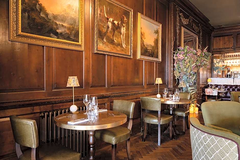 The White Hart - A Heartwood Inn