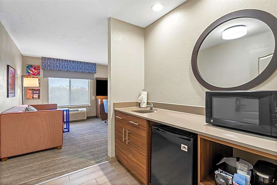 Hampton Inn By Hilton & Suites Farmington