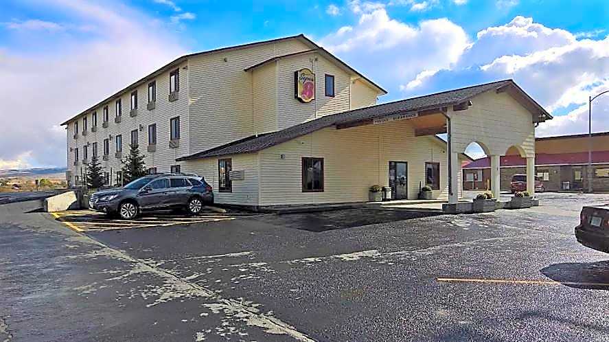 Super 8 by Wyndham Dillon