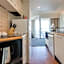 Central Cosmo Apartment Hotel