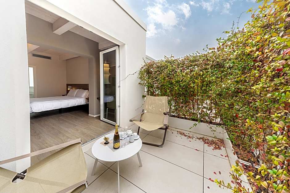 Open Hotel