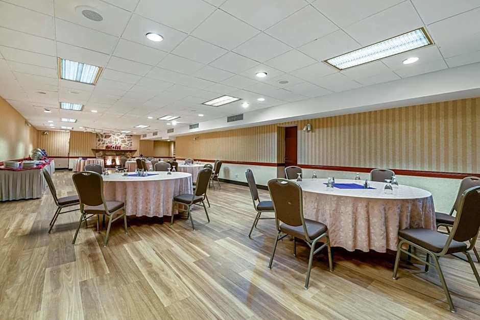 Ramada Hotel & Conference Center by Wyndham State College