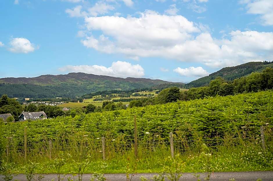 Kinnaird Lodges - Bealach lodge with hot tub