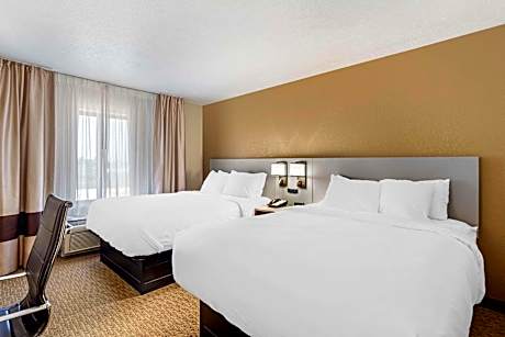 2 Queen Beds, Suite, Nonsmoking