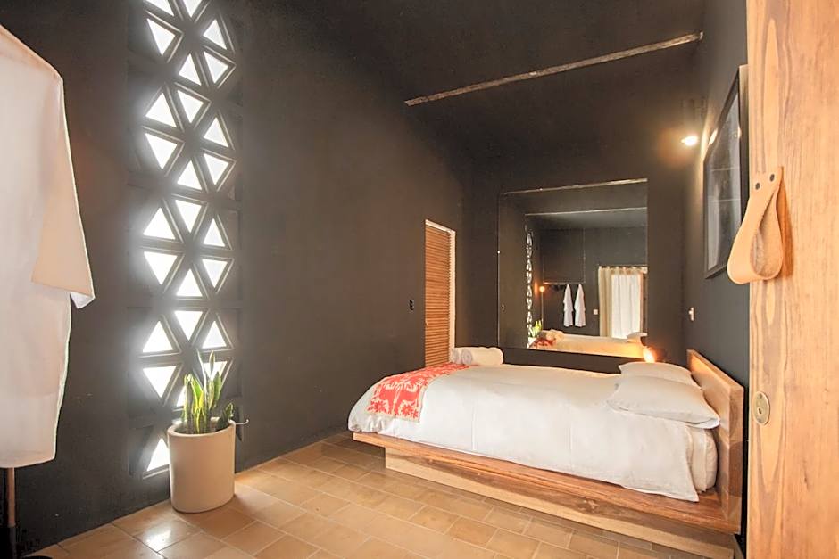 Hotel Sin Nombre