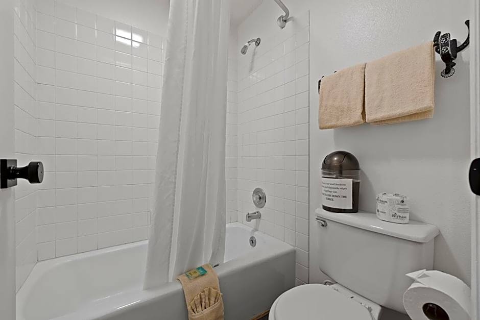 Broken Spur Inn & Steakhouse