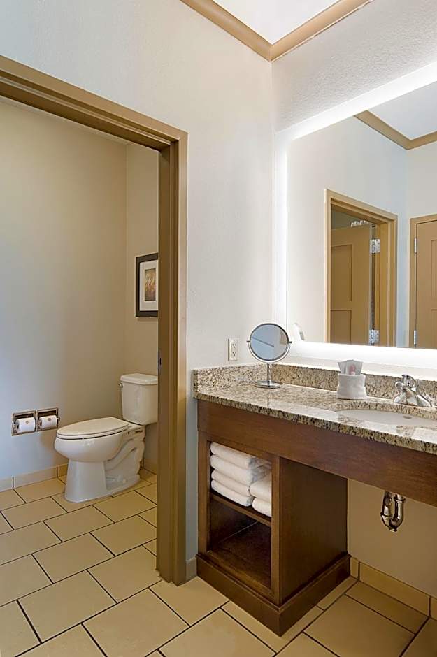 ClubHouse Hotel and Suites Pierre