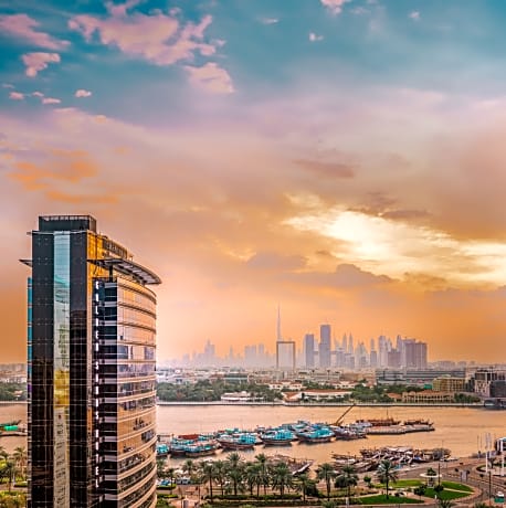 Golden Sands Hotel Creek