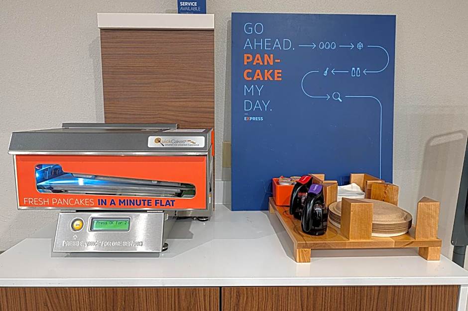 Holiday Inn Express Hotel & Suites East Lansing By IHG