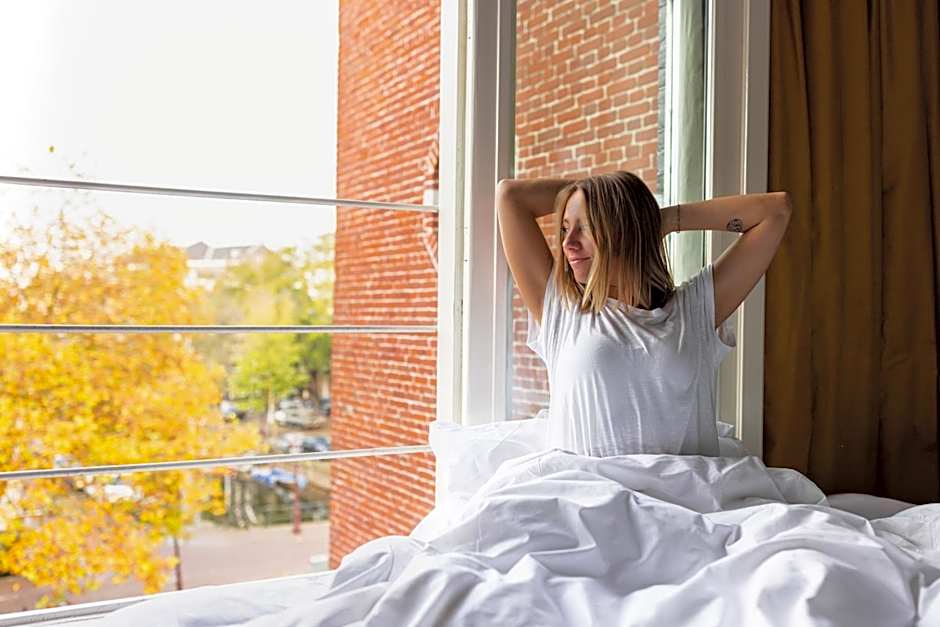 Amsterdam Canal Hotel