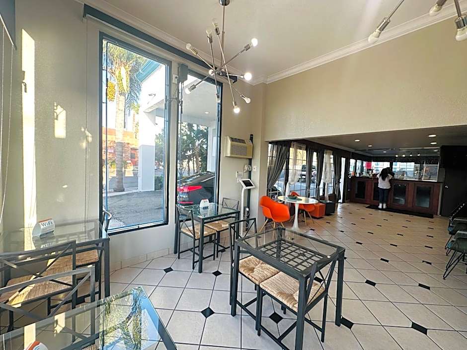 Casa Blanca Hotel & Suites Orange SR-55 Freeway, Near Honda Center, Chapman University, Disneyland