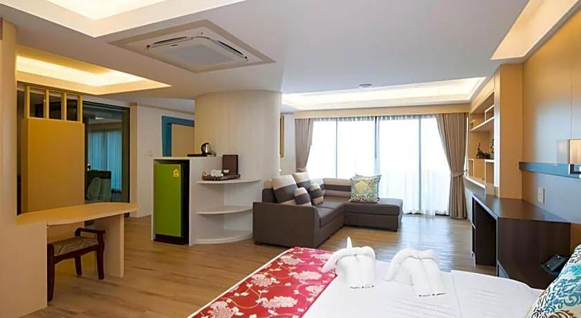 Phi Phi Nice Beach Hotel Hip