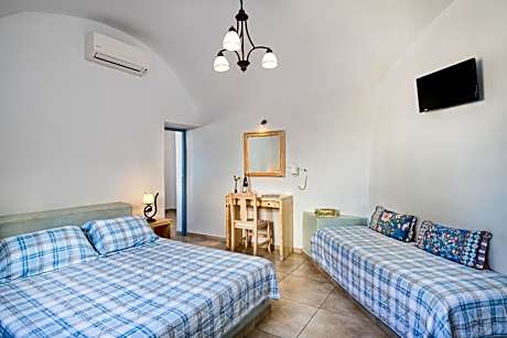 One-Bedroom Apartment with Hot Tub