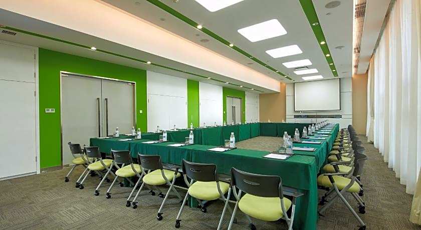 Holiday Inn Express Leshan City Square By IHG