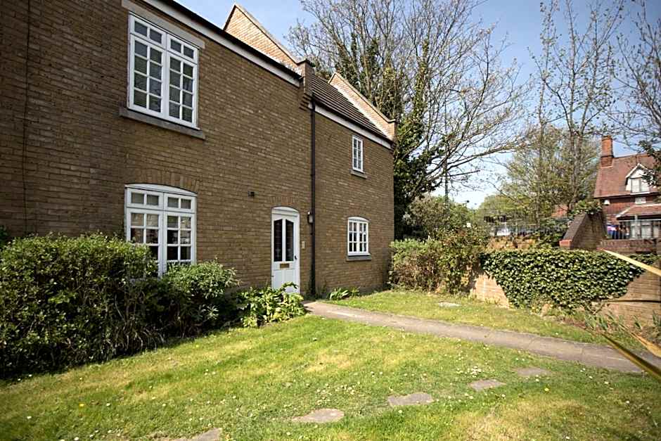 Royal Hotel, Bar & Grill