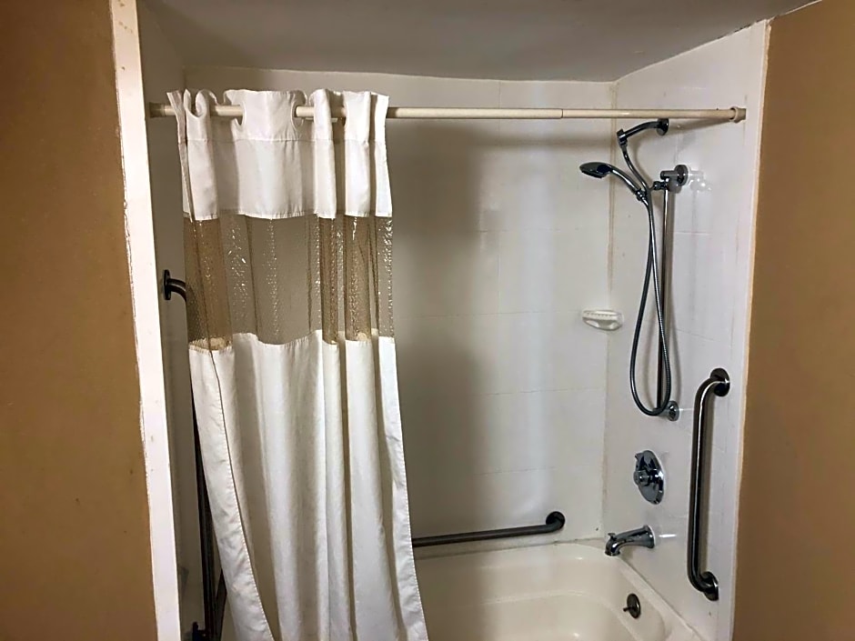 Rodeway Inn Joint Base Andrews Area