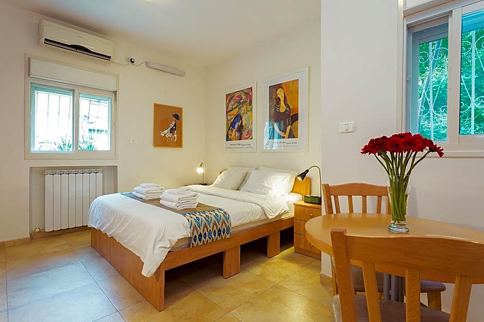 Colony Suites- Hananya St.