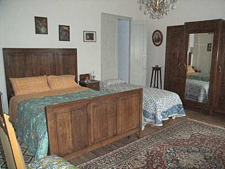 Quadruple Room with Private Bathroom