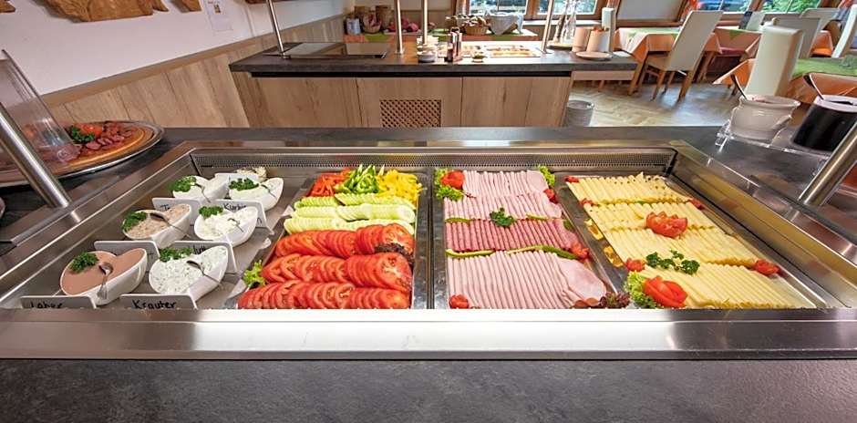 Almfrieden Hotel & Romantikchalet