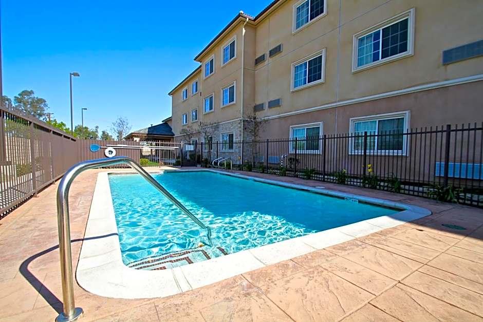 Studio 6 Bakersfield