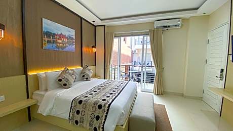 King Suite with Balcony