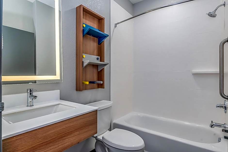 Microtel Inn & Suites By Wyndham Montgomery