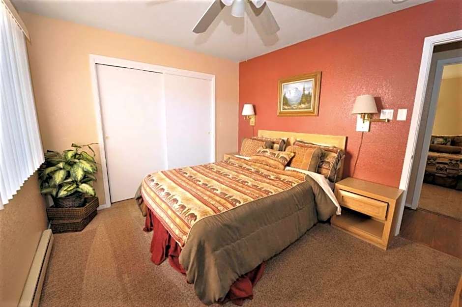 Pinecliff Village Resort