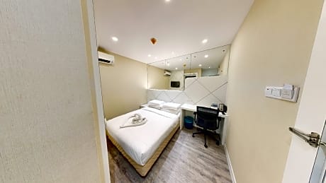 Superior Queen Room without Window