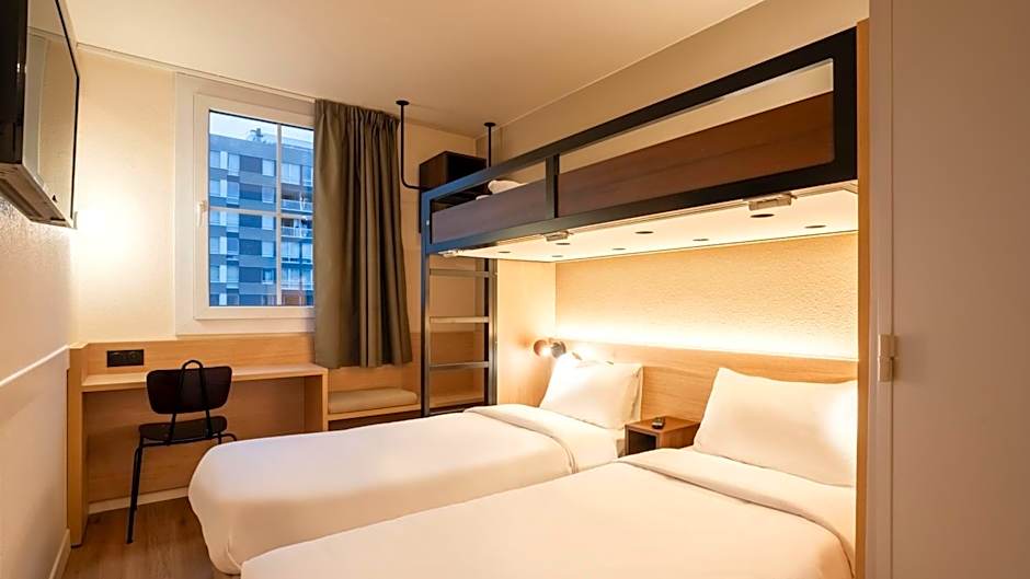 Premiere Classe Paris Ouest - Pont de Suresnes Hotel