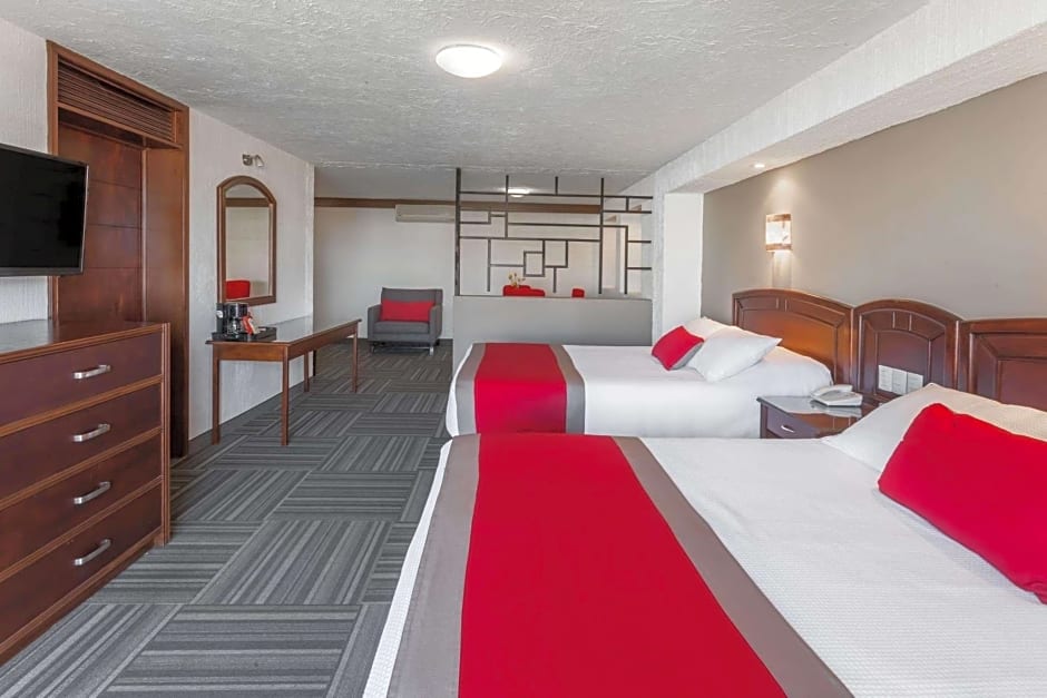 Ramada Plaza by Wyndham Leon
